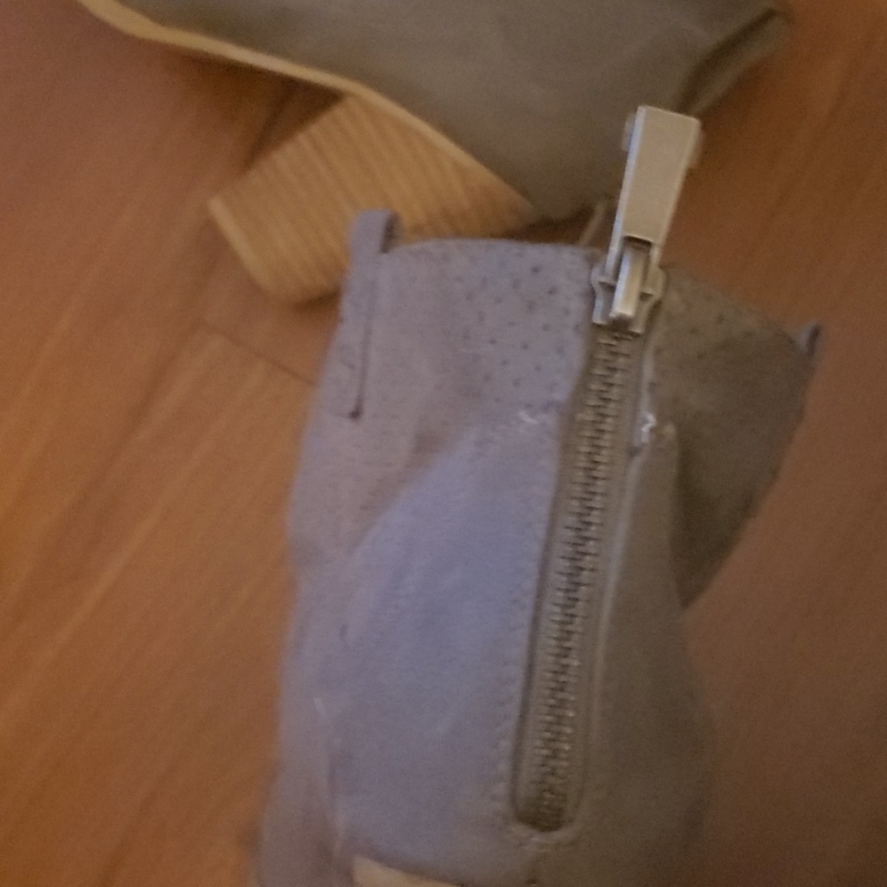 Booties - Picture 4 of 8